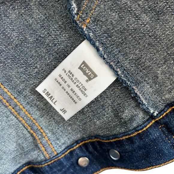 Levi's Juniors size Small Denim jean jacket  Medium Wash - Picture 5 of 6